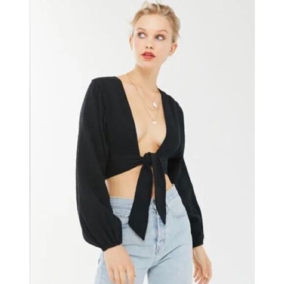 Hutch Tops - Hutch Tie Front Cropped Long Sleeve Top Size XS